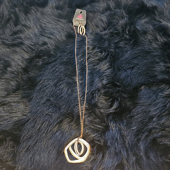 Paparazzi Gold Necklace with Layered Pendants - Picture 1 of 3